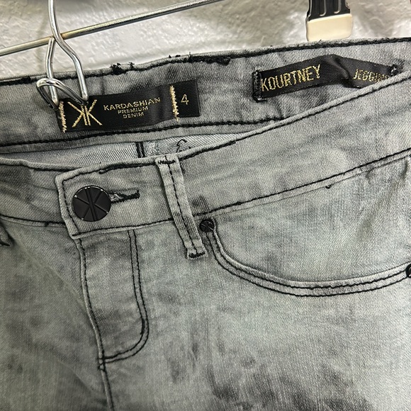 Kardashian Denim size 4 Kourtney Gray Jegging - Picture 2 of 3